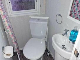 Trecco Bay - Holiday Accommodation 17223 - Somerset & Wiltshire - 1186247 - thumbnail photo 17