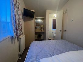 Lyons Robin Hood - Holiday Accommodation 17224 - North Wales - 1186248 - thumbnail photo 4
