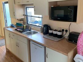 Golden Gate Holiday Centre - Holiday Accommodation 17228 - North Wales - 1186250 - thumbnail photo 5