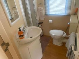 Golden Gate Holiday Centre - Holiday Accommodation 17228 - North Wales - 1186250 - thumbnail photo 6
