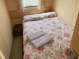 Golden Gate Holiday Centre - Holiday Accommodation 17228 - North Wales - 1186250 - thumbnail photo 8