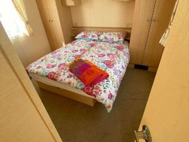 Golden Gate Holiday Centre - Holiday Accommodation 17228 - North Wales - 1186250 - thumbnail photo 9