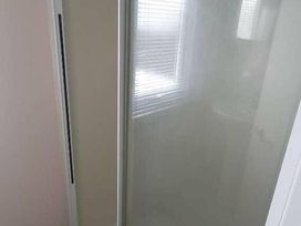 Hayling Island Holiday Park - Meadow Bay Villages - Holiday Accommodation 17230 - Hampshire - 1186251 - thumbnail photo 10