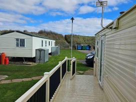 Golden Anchor Holiday Park - Holiday Accommodation 17234 - Lincolnshire - 1186252 - thumbnail photo 2
