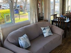 Hopton Holiday Village - Holiday Accommodation 17240 - Suffolk & Essex - 1186253 - thumbnail photo 2