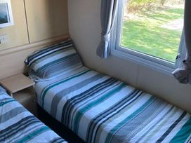 Hopton Holiday Village - Holiday Accommodation 17240 - Suffolk & Essex - 1186253 - thumbnail photo 8