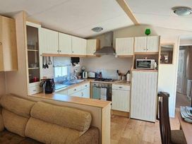 Golden Palm Resort - Holiday Accommodation 17244 - Lincolnshire - 1186256 - thumbnail photo 6