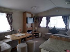 Lido Beach Holiday Park - Holiday Accommodation 17245 - North Wales - 1186257 - thumbnail photo 2