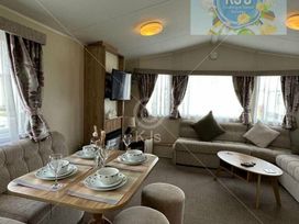 Lido Beach Holiday Park - Holiday Accommodation 17245 - North Wales - 1186257 - thumbnail photo 4