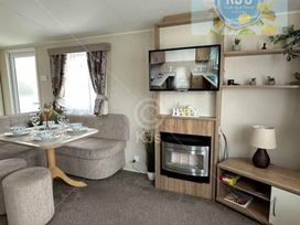 Lido Beach Holiday Park - Holiday Accommodation 17245 - North Wales - 1186257 - thumbnail photo 6