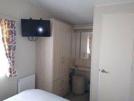 Lido Beach Holiday Park - Holiday Accommodation 17245 - North Wales - 1186257 - thumbnail photo 9