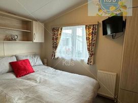 Lido Beach Holiday Park - Holiday Accommodation 17245 - North Wales - 1186257 - thumbnail photo 10