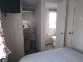 Lido Beach Holiday Park - Holiday Accommodation 17245 - North Wales - 1186257 - thumbnail photo 11