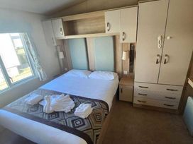 Golden Gate Holiday Centre - Holiday Accommodation 17277 - North Wales - 1186265 - thumbnail photo 2