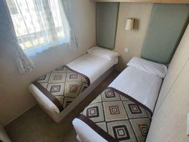 Golden Gate Holiday Centre - Holiday Accommodation 17277 - North Wales - 1186265 - thumbnail photo 3