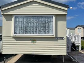 Sun Valley Caravan Park - Holiday Accommodation 17279 - North Wales - 1186267 - thumbnail photo 2