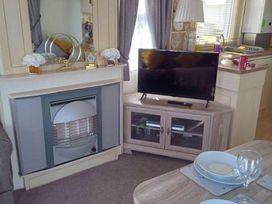 Sun Valley Caravan Park - Holiday Accommodation 17279 - North Wales - 1186267 - thumbnail photo 3
