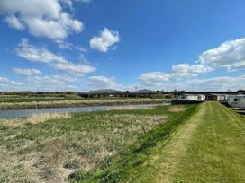 Sun Valley Caravan Park - Holiday Accommodation 17279 - North Wales - 1186267 - thumbnail photo 8