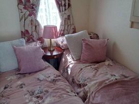 Sun Valley Caravan Park - Holiday Accommodation 17279 - North Wales - 1186267 - thumbnail photo 12