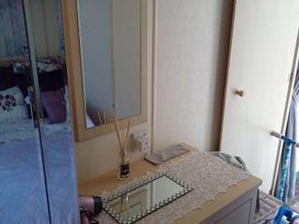 Sun Valley Caravan Park - Holiday Accommodation 17279 - North Wales - 1186267 - thumbnail photo 13