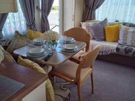 Sun Valley Caravan Park - Holiday Accommodation 17279 - North Wales - 1186267 - thumbnail photo 16