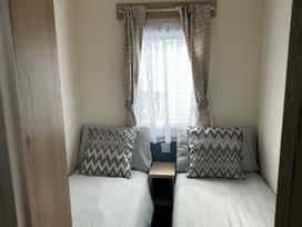Blue Dolphin Holiday Park - Holiday Accommodation 17282 - North Yorkshire (incl. Whitby) - 1186268 - thumbnail photo 12