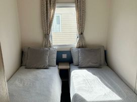 Blue Dolphin Holiday Park - Holiday Accommodation 17282 - North Yorkshire (incl. Whitby) - 1186268 - thumbnail photo 13