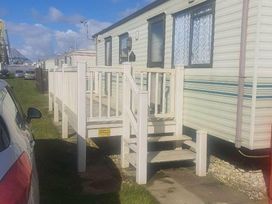 Coral Beach - Holiday Accommodation 17286 - Lincolnshire - 1186270 - thumbnail photo 2