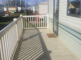 Coral Beach - Holiday Accommodation 17286 - Lincolnshire - 1186270 - thumbnail photo 3