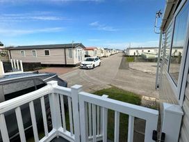 Golden Gate Holiday Centre - Holiday Accommodation 17296 - North Wales - 1186273 - thumbnail photo 10