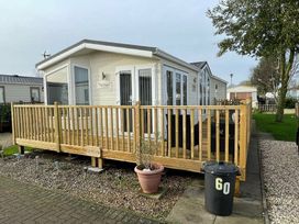 7 Lakes Country Park - Holiday Accommodation 17310 - Lincolnshire - 1186276 - thumbnail photo 1
