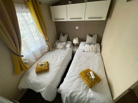 7 Lakes Country Park - Holiday Accommodation 17310 - Lincolnshire - 1186276 - thumbnail photo 6