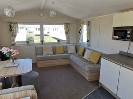 Skipsea Sands Holiday Park - Holiday Accommodation 17326 - North Yorkshire (incl. Whitby) - 1186281 - thumbnail photo 2