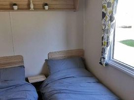 Skipsea Sands Holiday Park - Holiday Accommodation 17326 - North Yorkshire (incl. Whitby) - 1186281 - thumbnail photo 6