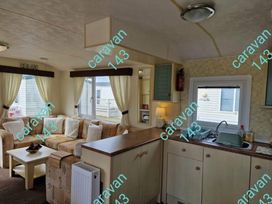 Lyons Sunnysands Holiday Park - Holiday Accommodation 17327 - Mid Wales - 1186282 - thumbnail photo 3