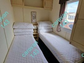 Lyons Sunnysands Holiday Park - Holiday Accommodation 17327 - Mid Wales - 1186282 - thumbnail photo 7