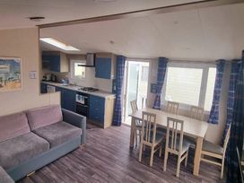 Caister Holiday Park - Holiday Accommodation 17332 - Norfolk - 1186284 - thumbnail photo 2