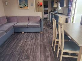 Caister Holiday Park - Holiday Accommodation 17332 - Norfolk - 1186284 - thumbnail photo 5