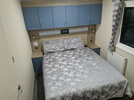 Caister Holiday Park - Holiday Accommodation 17332 - Norfolk - 1186284 - thumbnail photo 7