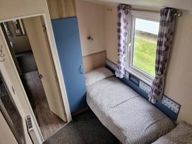 Caister Holiday Park - Holiday Accommodation 17332 - Norfolk - 1186284 - thumbnail photo 9