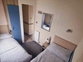 Caister Holiday Park - Holiday Accommodation 17332 - Norfolk - 1186284 - thumbnail photo 10