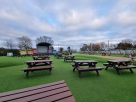 Caister Holiday Park - Holiday Accommodation 17332 - Norfolk - 1186284 - thumbnail photo 16