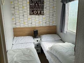 Golden Palm Resort - Holiday Accommodation 17336 - Lincolnshire - 1186286 - thumbnail photo 7