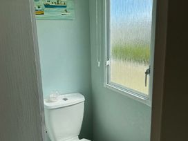 Golden Palm Resort - Holiday Accommodation 17336 - Lincolnshire - 1186286 - thumbnail photo 9