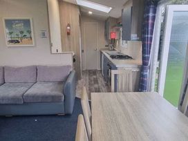 Caister Holiday Park - Holiday Accommodation 17349 - Norfolk - 1186288 - thumbnail photo 5