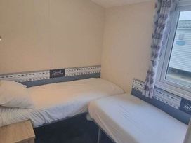Caister Holiday Park - Holiday Accommodation 17349 - Norfolk - 1186288 - thumbnail photo 7