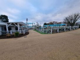 Caister Holiday Park - Holiday Accommodation 17349 - Norfolk - 1186288 - thumbnail photo 10