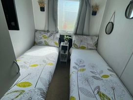Golden Sands - Holiday Accommodation 17357 - Lincolnshire - 1186290 - thumbnail photo 3