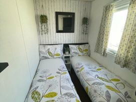 Golden Sands - Holiday Accommodation 17357 - Lincolnshire - 1186290 - thumbnail photo 4