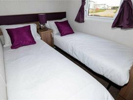 Primrose Valley Holiday Park - Holiday Accommodation 17419 - North Yorkshire (incl. Whitby) - 1186308 - thumbnail photo 7